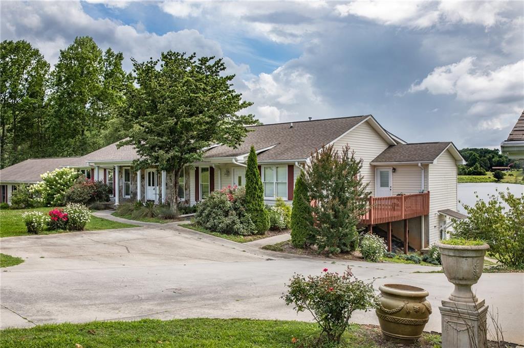 27 Tompkins Dr., Eastanollee, GA 30538
