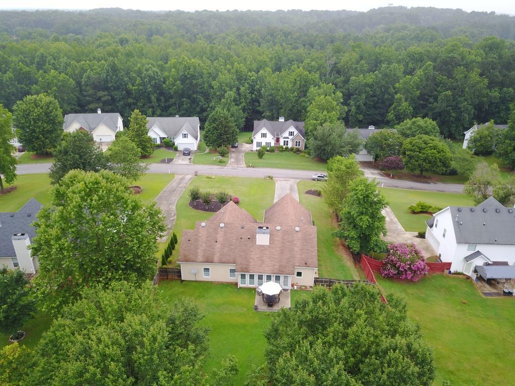 6099 Devonshire Dr., Flowery Branch, GA 30542