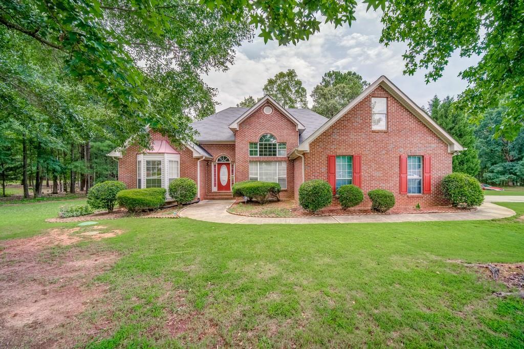 121 Dodgen Rd., Hampton, GA 30228