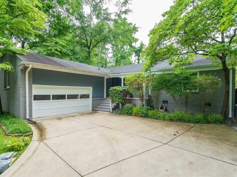 1386 Valley View Rd., Dunwoody, GA 30338