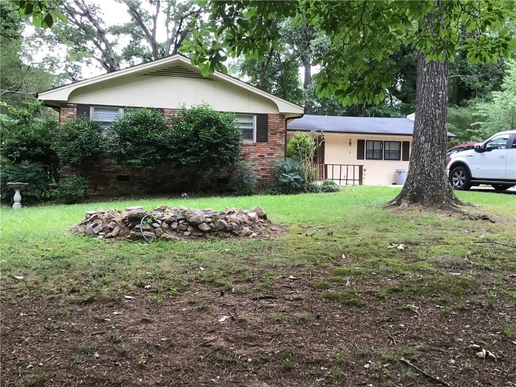 429 Colchester Dr., Stone Mountain, GA 30088