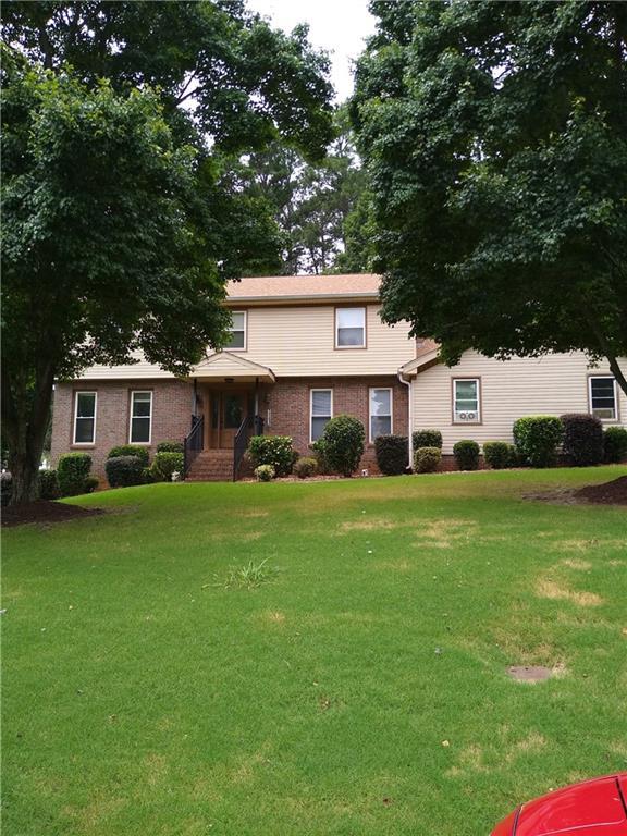 1349 Chesapeake Dr., Lilburn, GA 30047