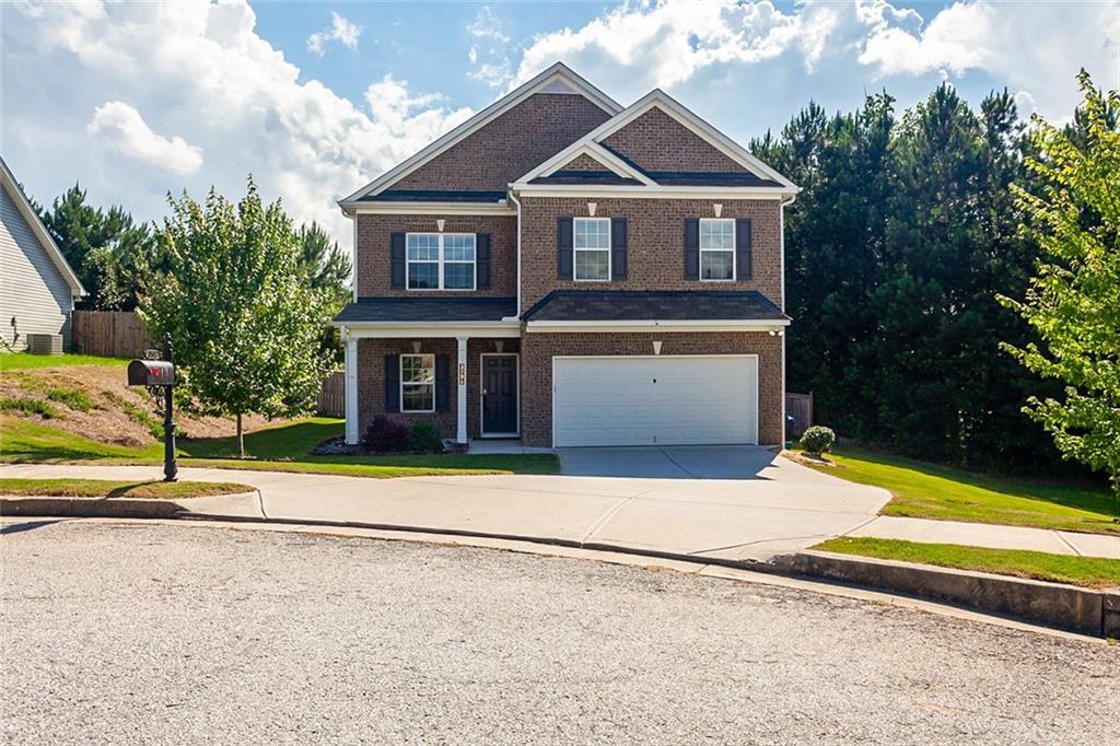 3795 Hawk Tail Dr., Loganville, GA 30052