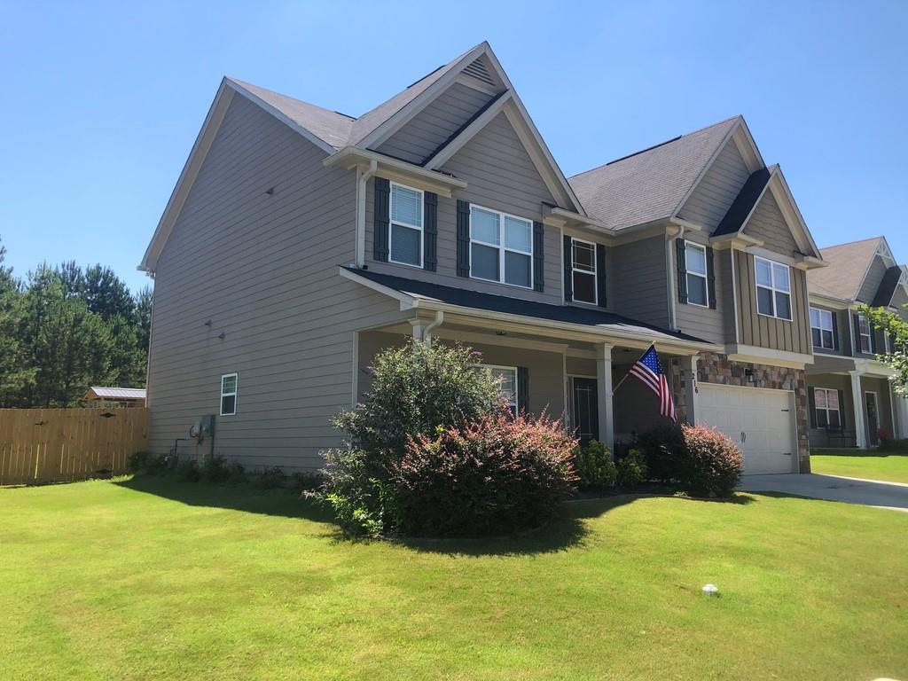 216 Parkcrest Ln., Dallas, GA 30132
