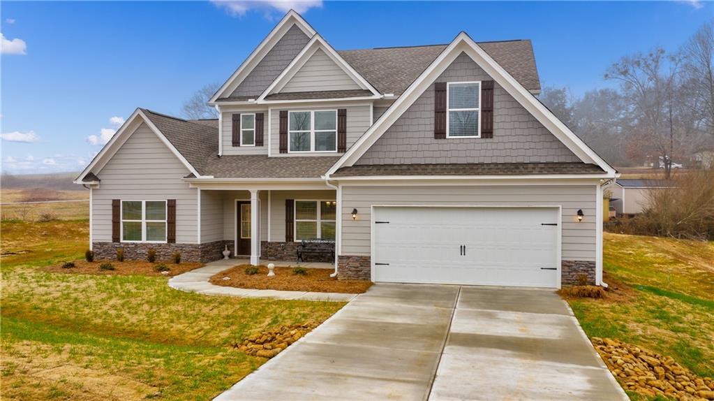 1653 Carriage Ct., Monroe, GA 30656