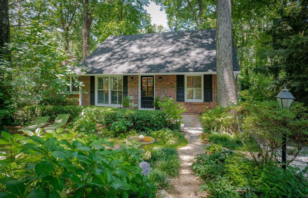 2825 Ridgemore Rd., Atlanta, GA 30318