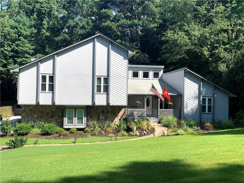 1870 Branch Valley Dr., Roswell, GA 30076