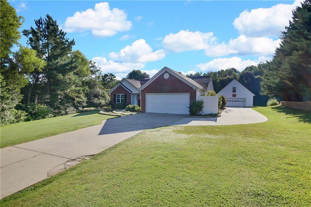 8195 River Hill Commons Dr., Ball Ground, GA 30107