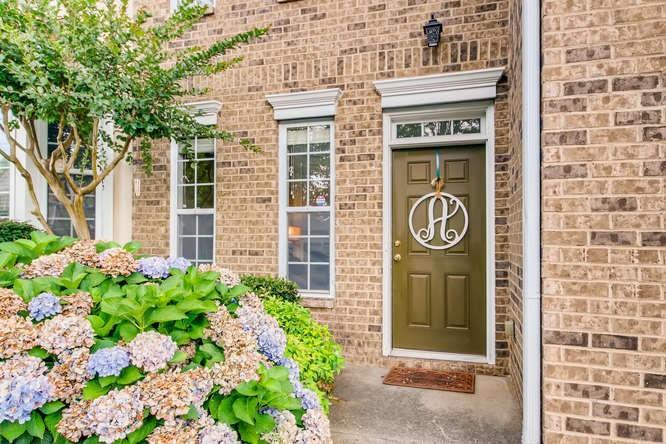 344 Saint Claire Dr., Alpharetta, GA 30004