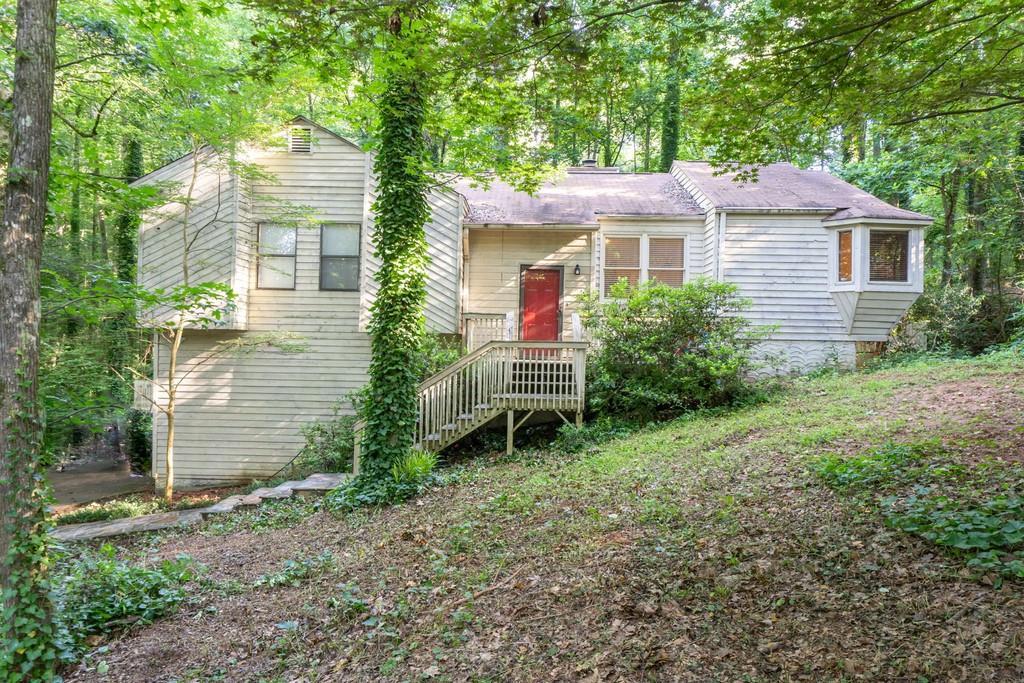 342 Lake Forest Dr., Acworth, GA 30102