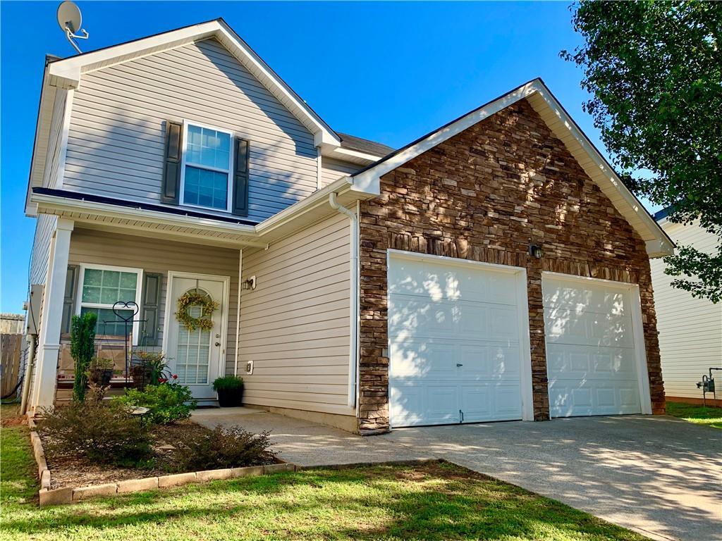 1015 Rolling Meadows Rd., Villa Rica, GA 30180