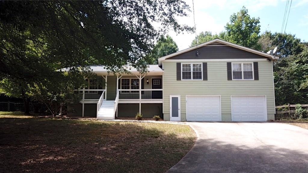 305 Hilltop Ln., Woodstock, GA 30188