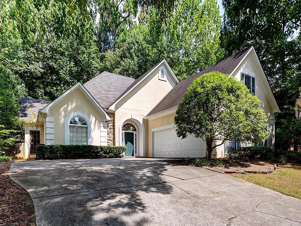 106 Clubhouse Dr., Kennesaw, GA 30144