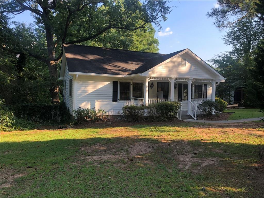 2750 Baker Ridge Dr., Atlanta, GA 30318