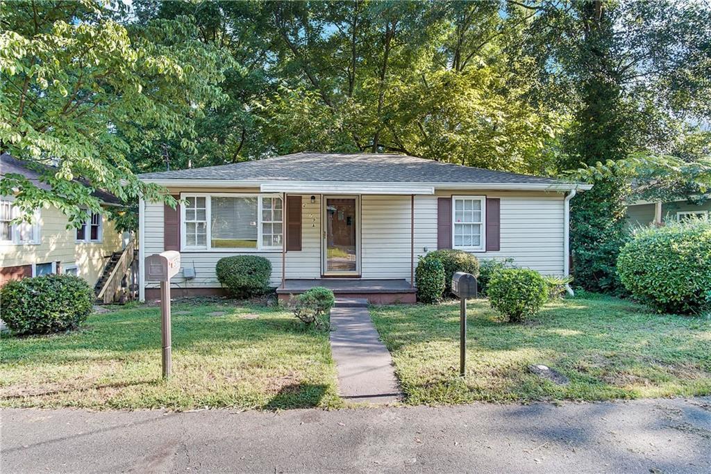 2379 Dupree Ave., Atlanta, GA 30318