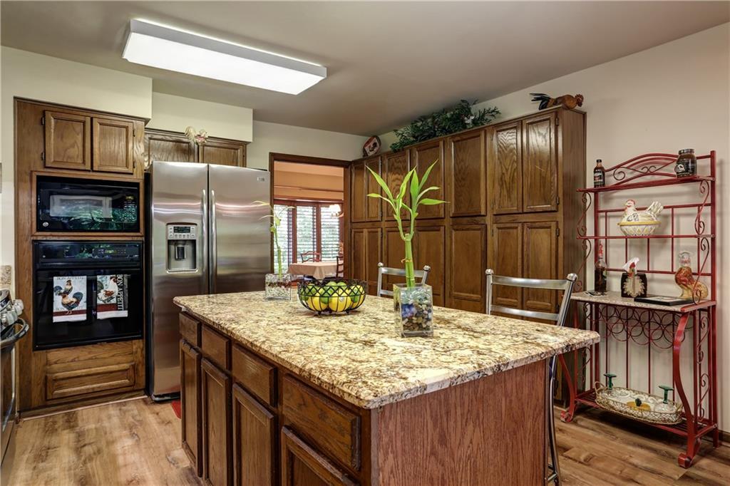 245 E Creek Cir., Roswell, GA 30076