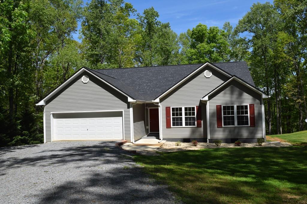 201 Navajo Tr., Rydal, GA 30171