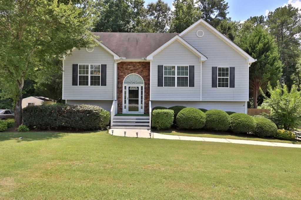 211 Towler Shoals Dr., Loganville, GA 30052
