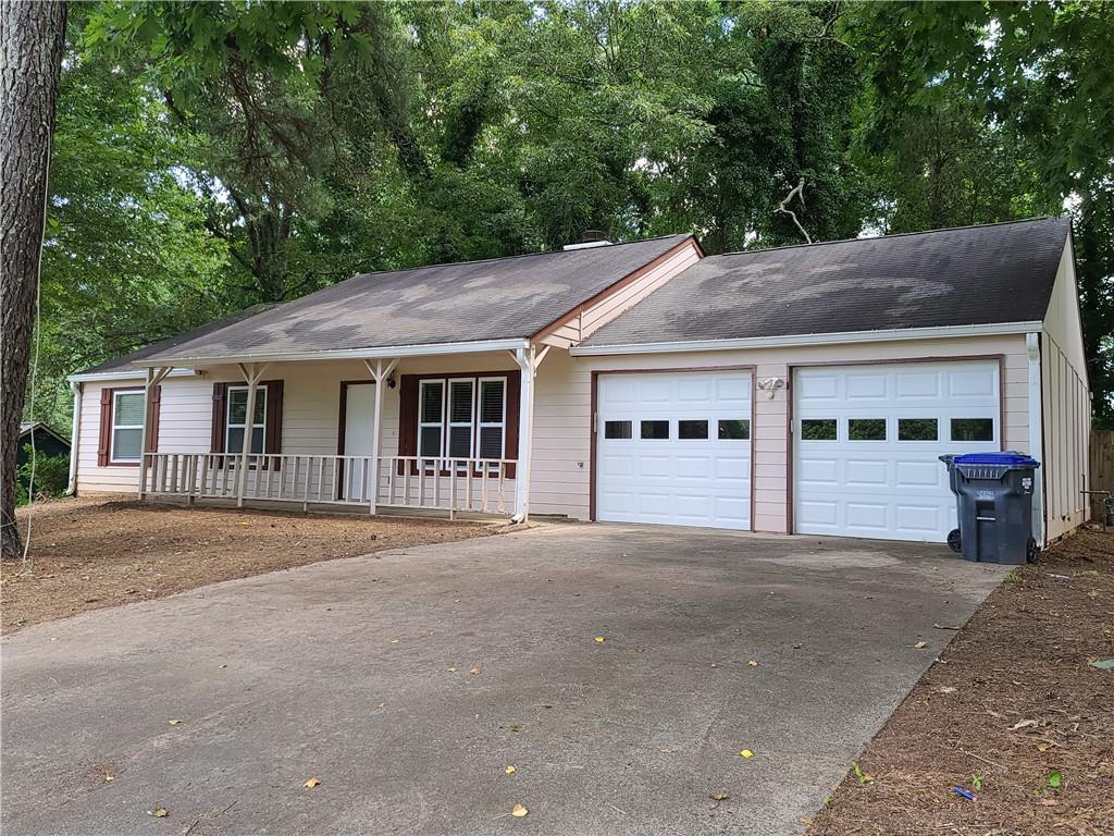 203 Windcrest Ct., Woodstock, GA 30188