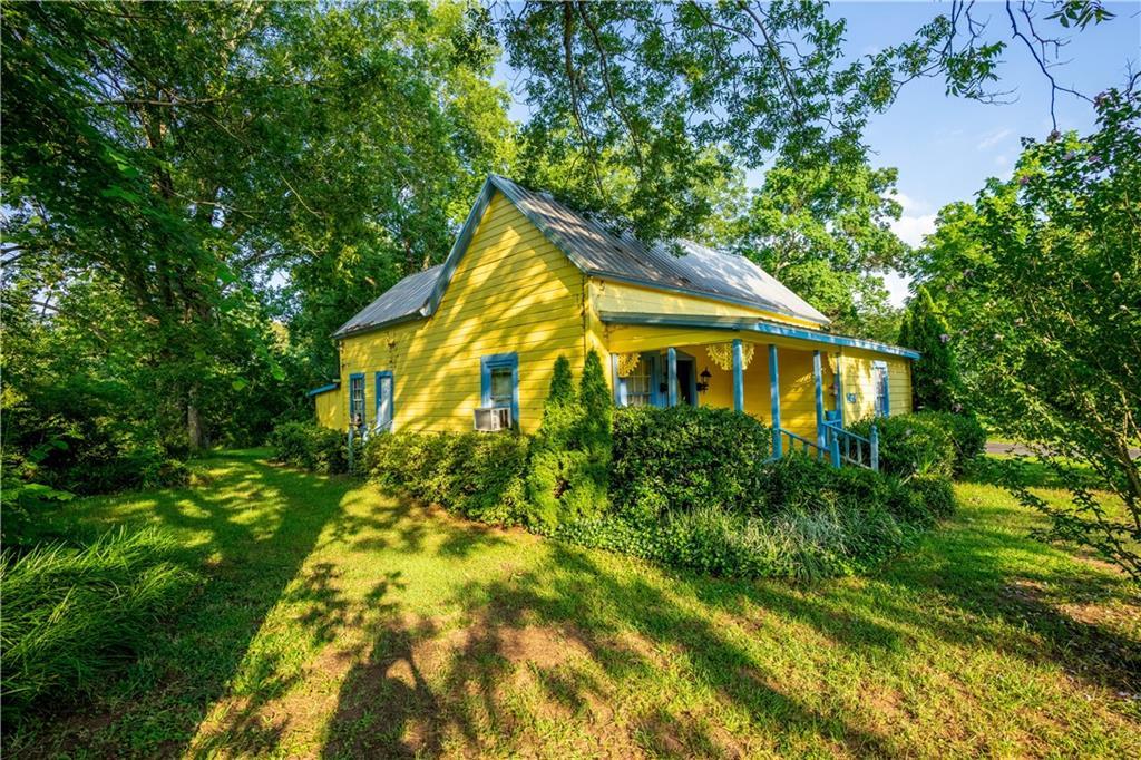 1458 Moccasin Gap Rd., Lula, GA 30554