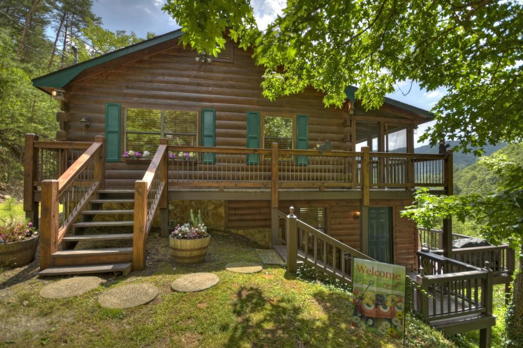 216 Laurel Creek Dr., Blue Ridge, GA 30513
