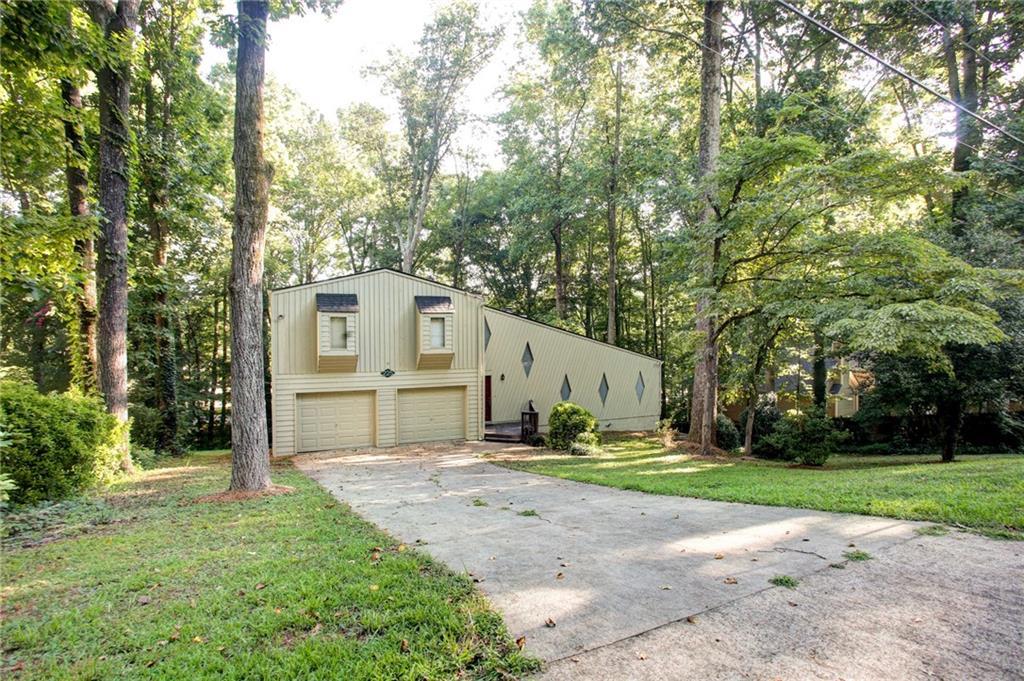 225 Carmichael Rd., Woodstock, GA 30189