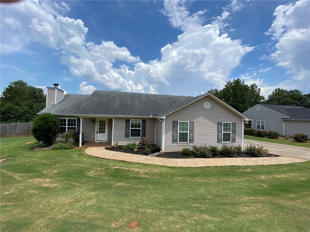 1128 Kailie Dr., Winder, GA 30680