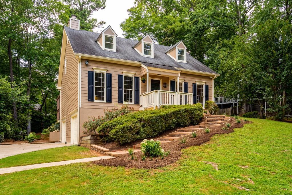 305 Laurel Ln., Roswell, GA 30076