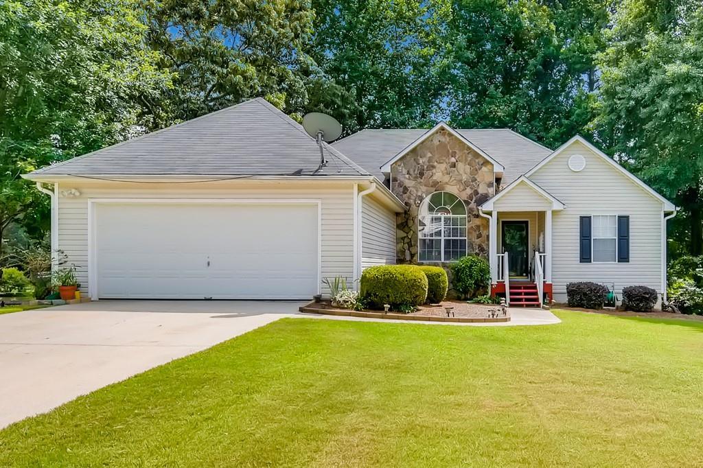 3810 Michaels Creek Way, Loganville, GA 30052