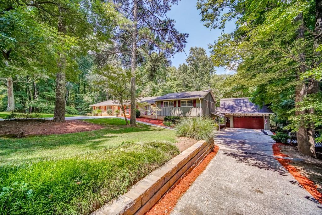1424 Ridgeway Dr., Acworth, GA 30102