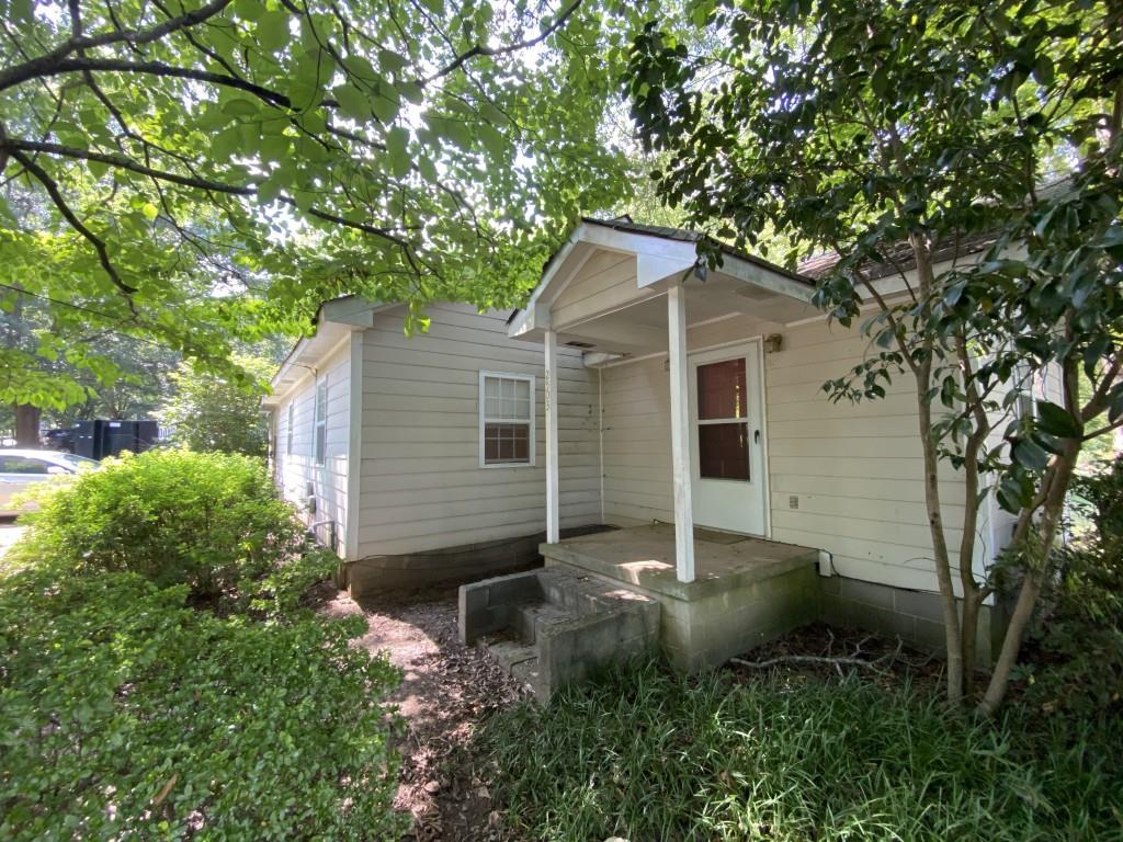 2503 Dickson Cir., Lawrenceville, GA 30044