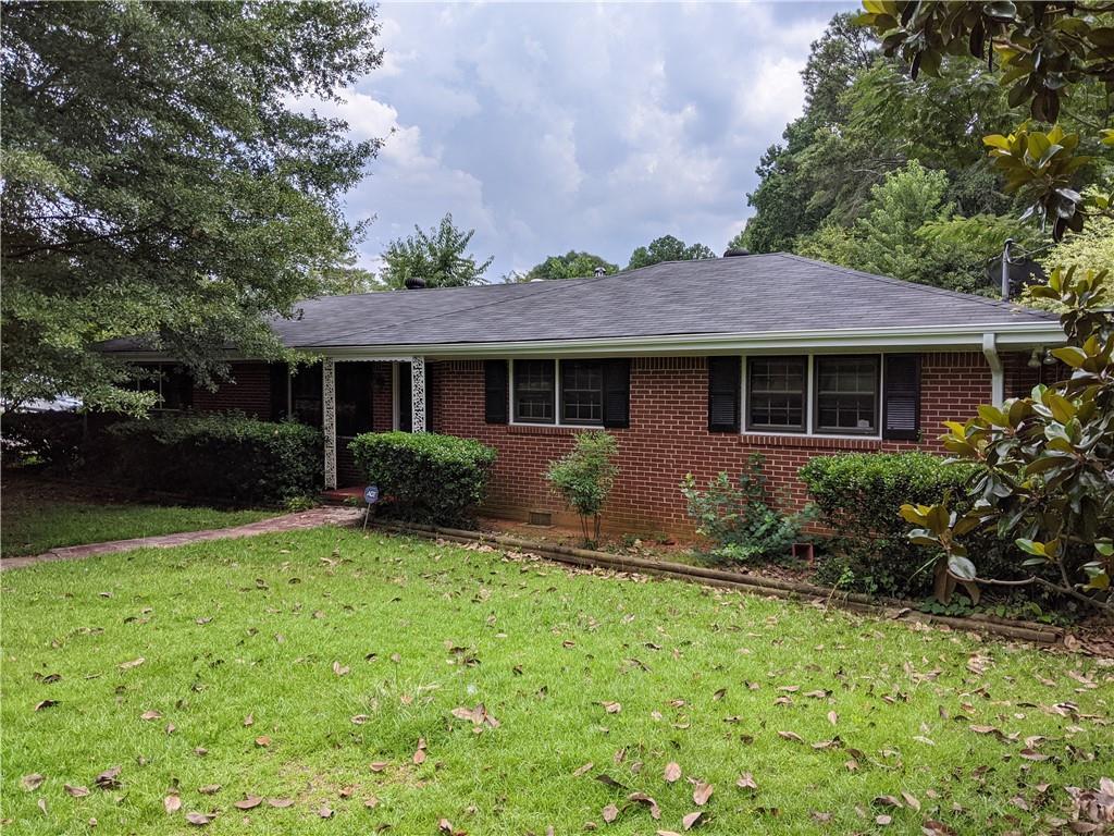 844 Parkstone Dr., Stone Mountain, GA 30083