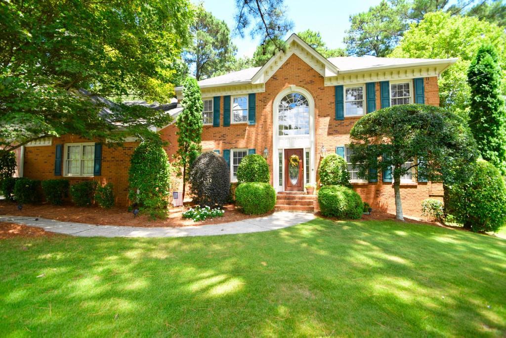 828 Guinevere Way, Lilburn, GA 30047