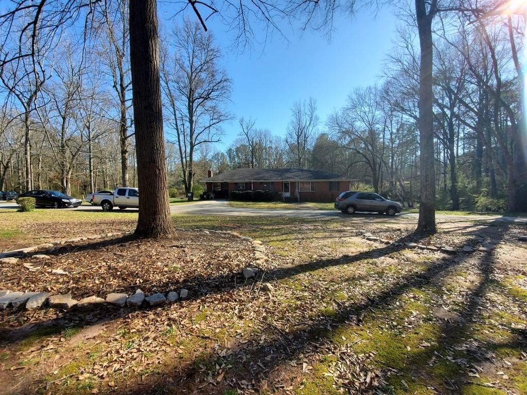 327 Panola Rd., Ellenwood, GA 30294