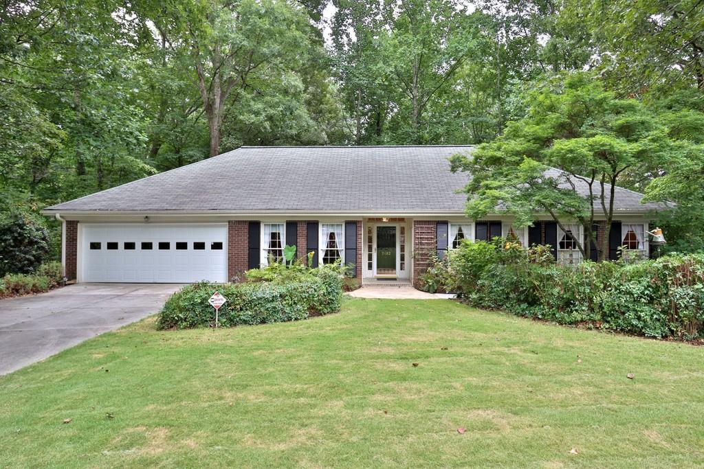 2682 Bouldercrest Ct., Snellville, GA 30078