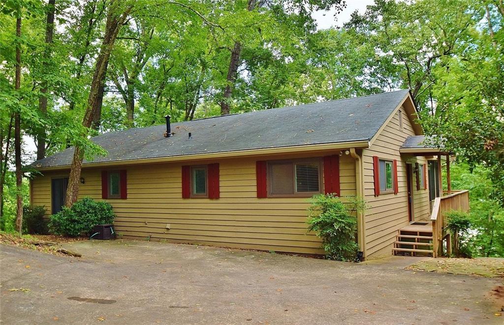 8975 Knoll Dr., Gainesville, GA 30506