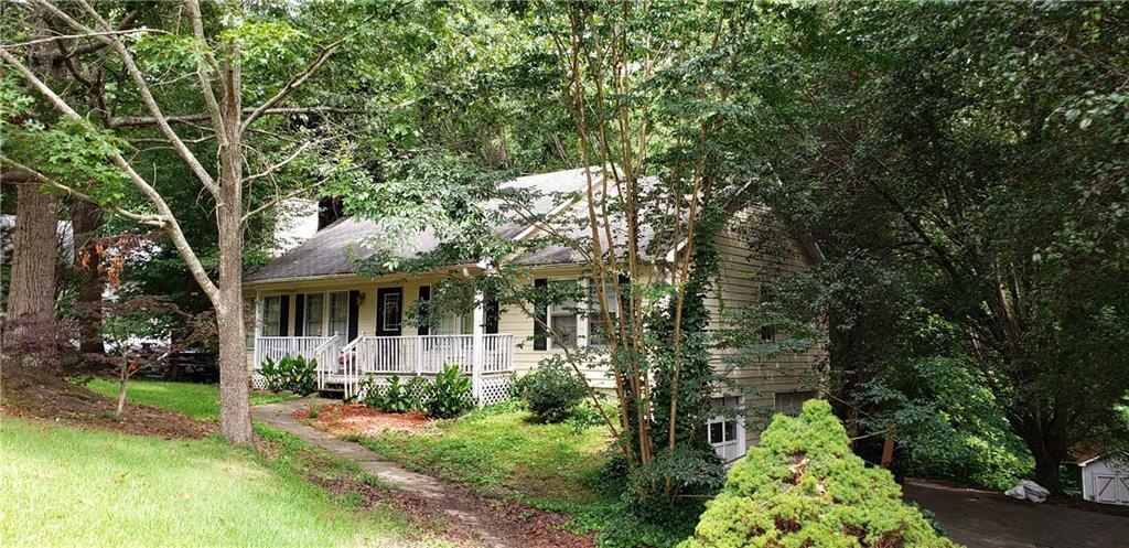 163 Nellrose Ln., Dallas, GA 30132