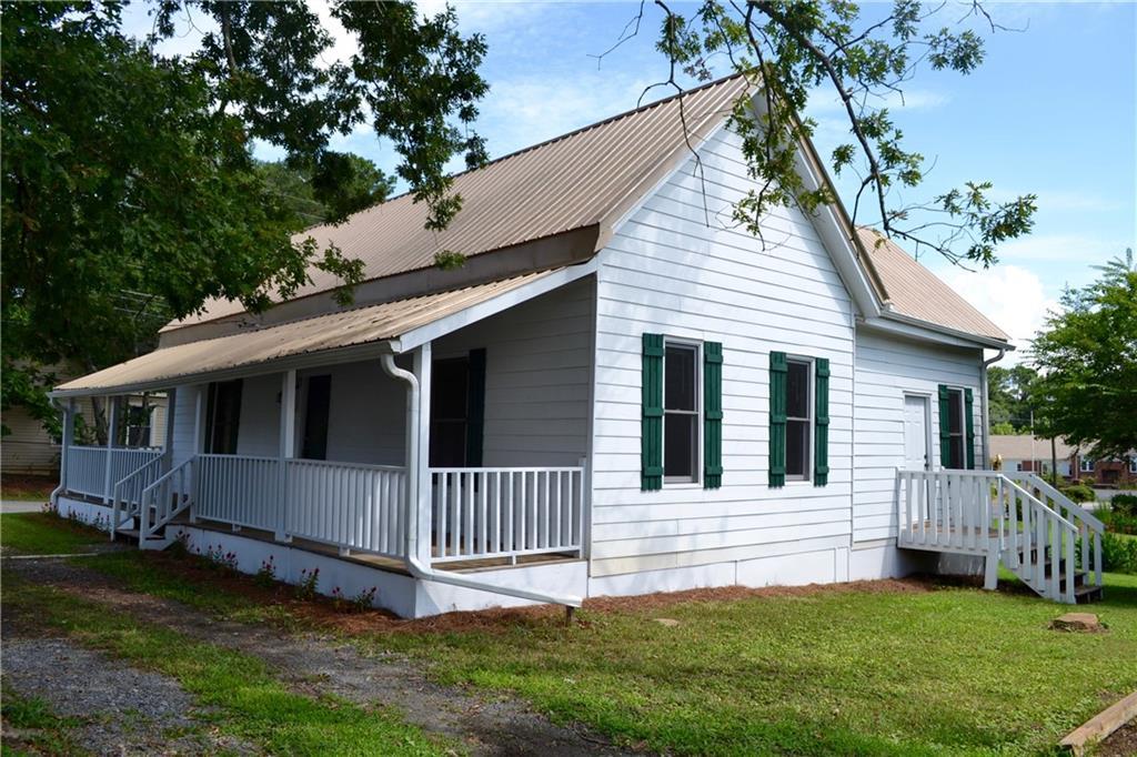 7170 Reinhardt College Pkwy., Waleska, GA 30183