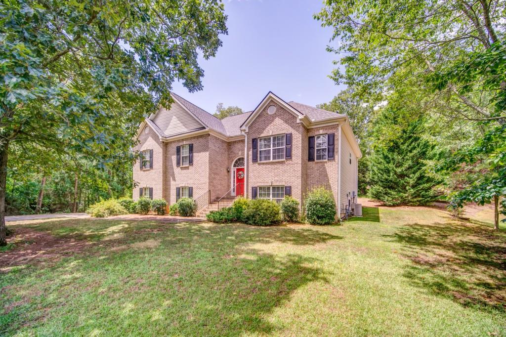 13 Bucky St., Euharlee, GA 30145