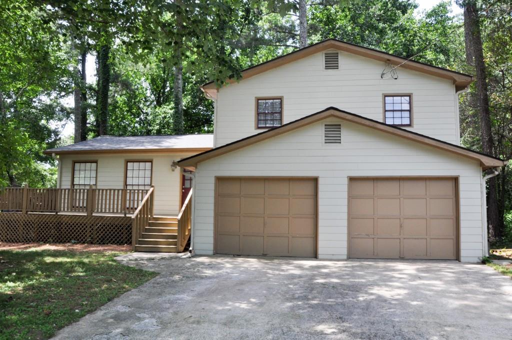 570 Rivercrest Dr., Woodstock, GA 30188