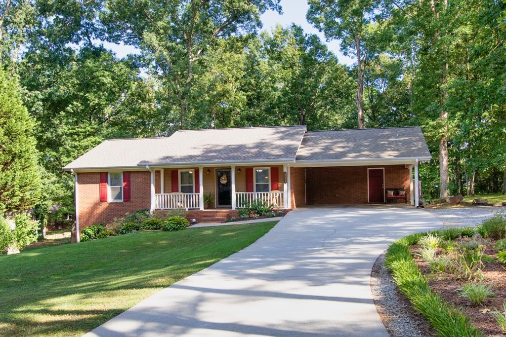 1208 Sunset Dr., Winder, GA 30680