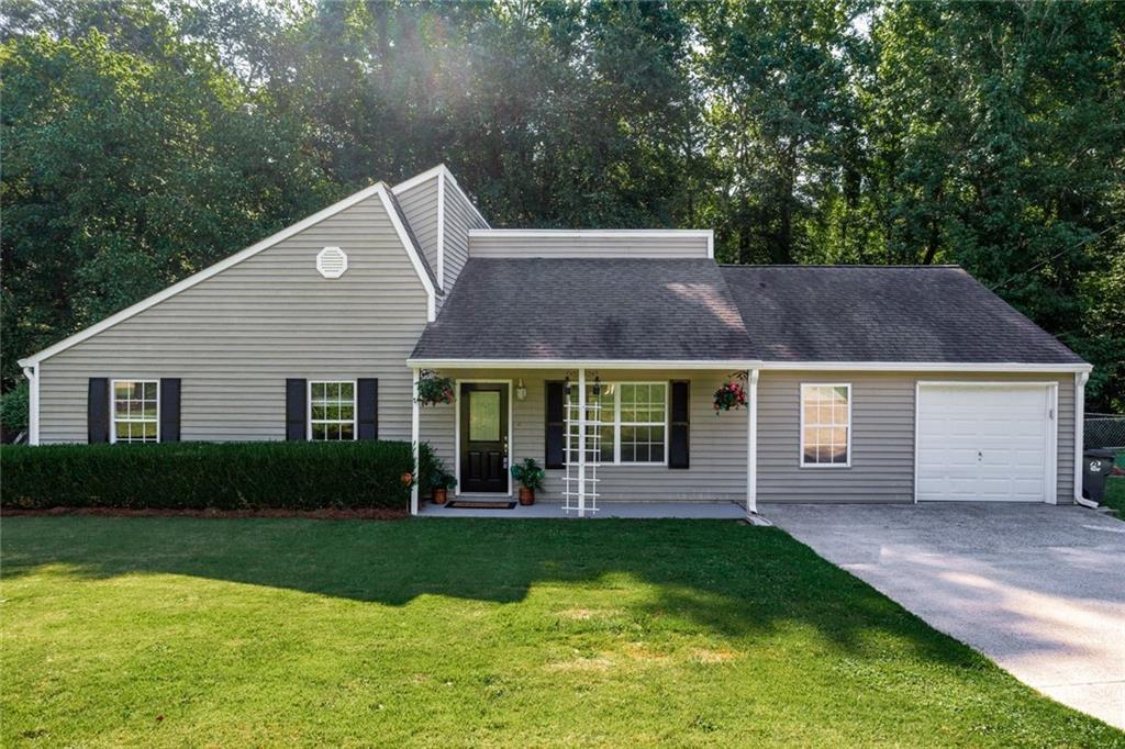 118 Riverchase Dr., Woodstock, GA 30188