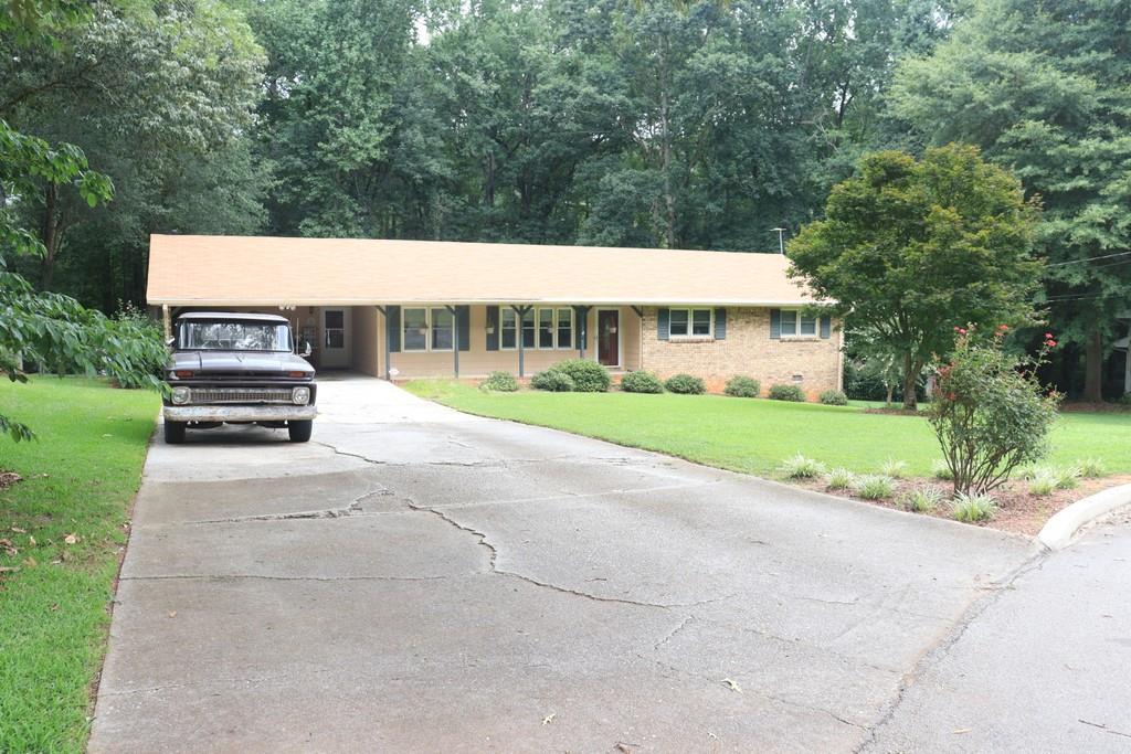 5093 Maggie Dr., Stone Mountain, GA 30087