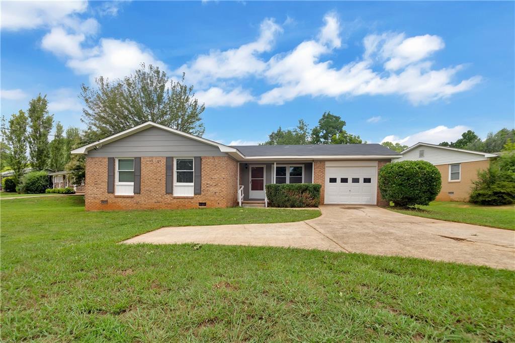 6975 Fielder Rd., Rex, GA 30273