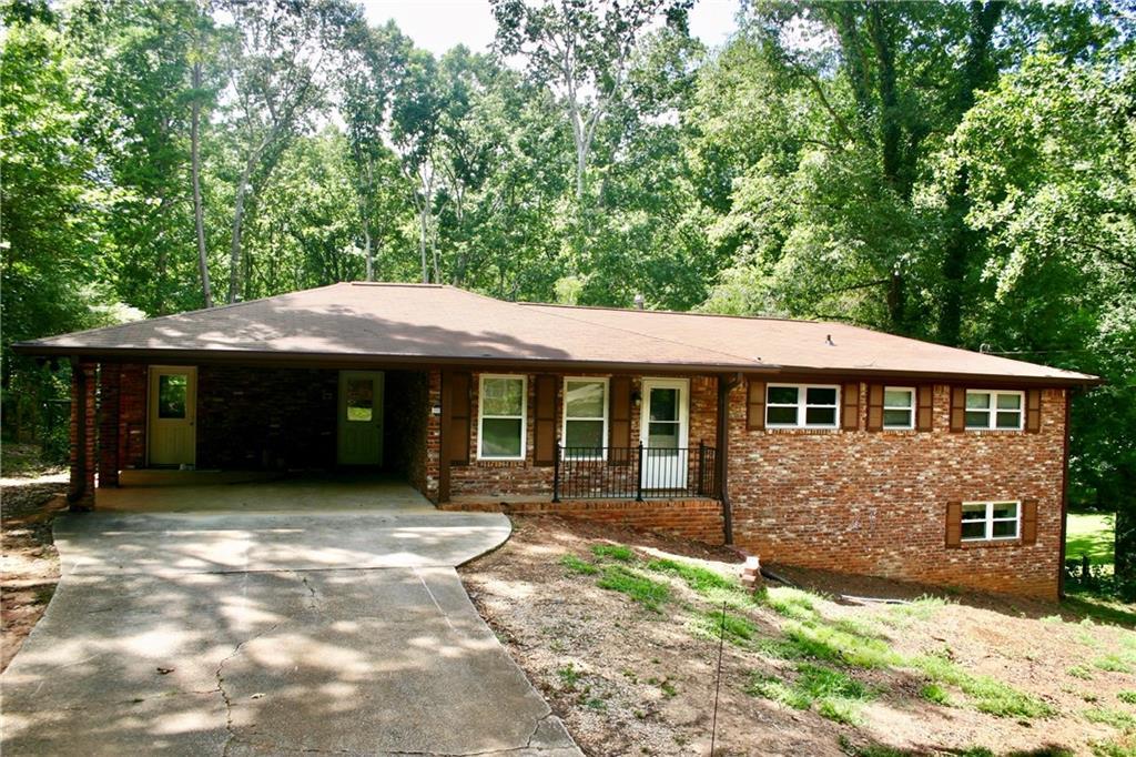 5255 Wildwood Ln., Douglasville, GA 30135