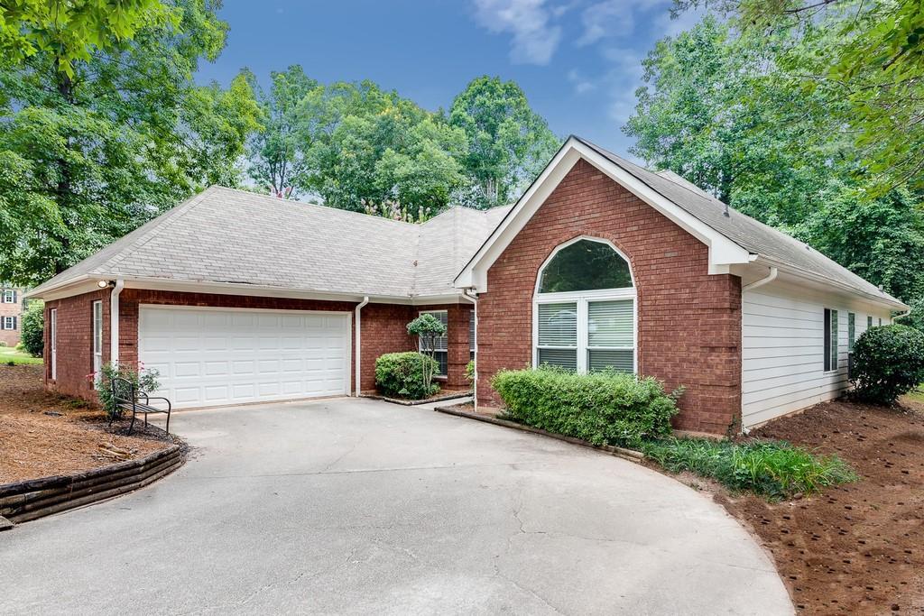 2599 Falcon Nest Ct., Suwanee, GA 30024