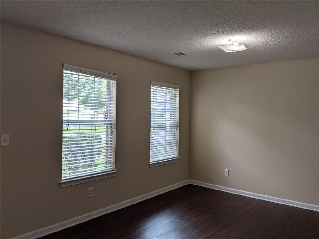 5680 Platte Dr., Ellenwood, GA 30294