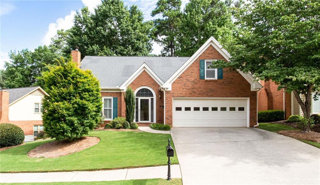 325 Shelli Ln., Roswell, GA 30075