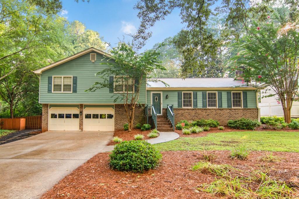 1611 Bentwood Dr., Lilburn, GA 30047