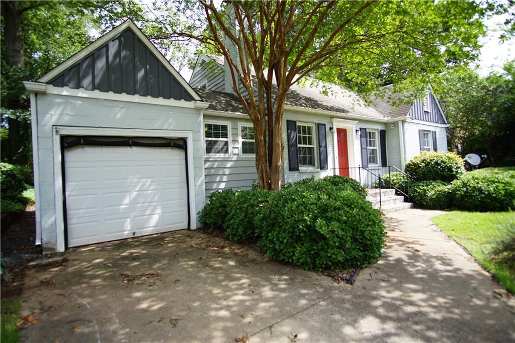 1967 Montrose Dr., East Point, GA 30344